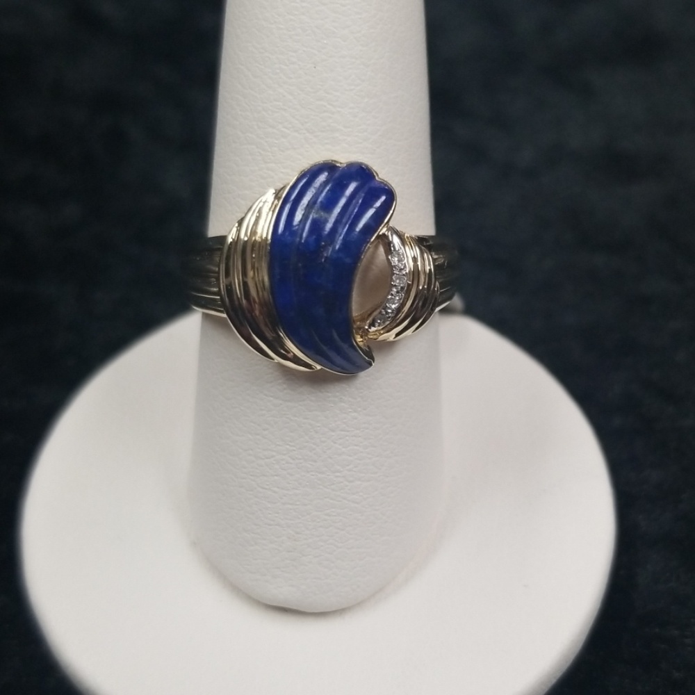 14k yellow gold lapas and diamond ring